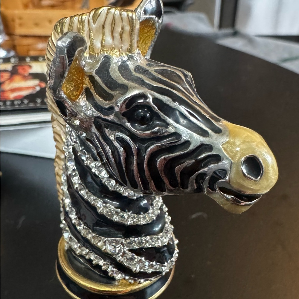 Jay Strongwater  Zebra Head Accent wine bottle stopper - Black, Silver, Gold